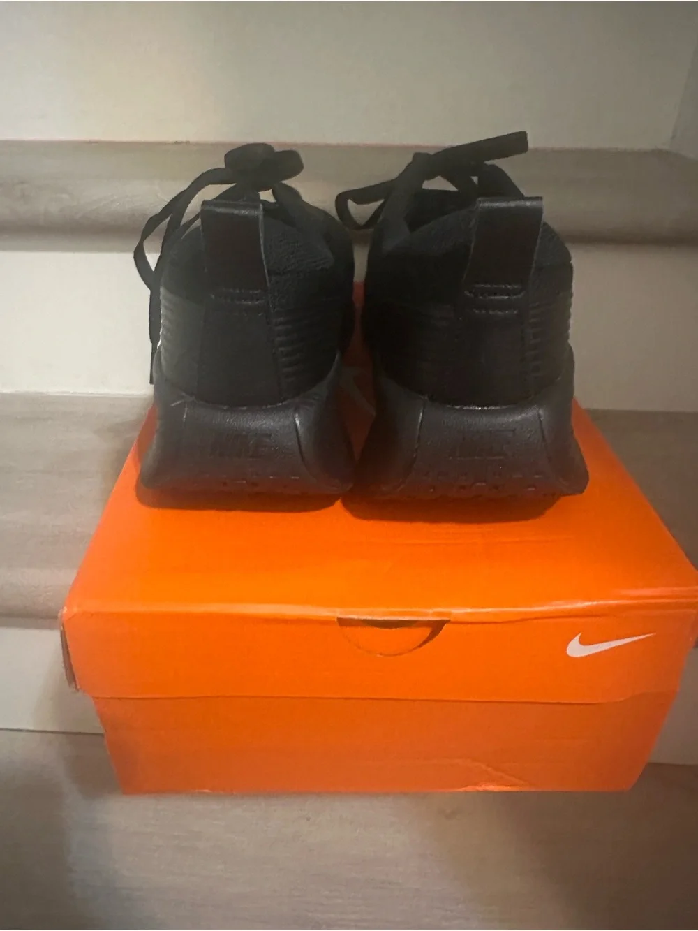 Nike Men's Black Low-Profile Running Sneaker